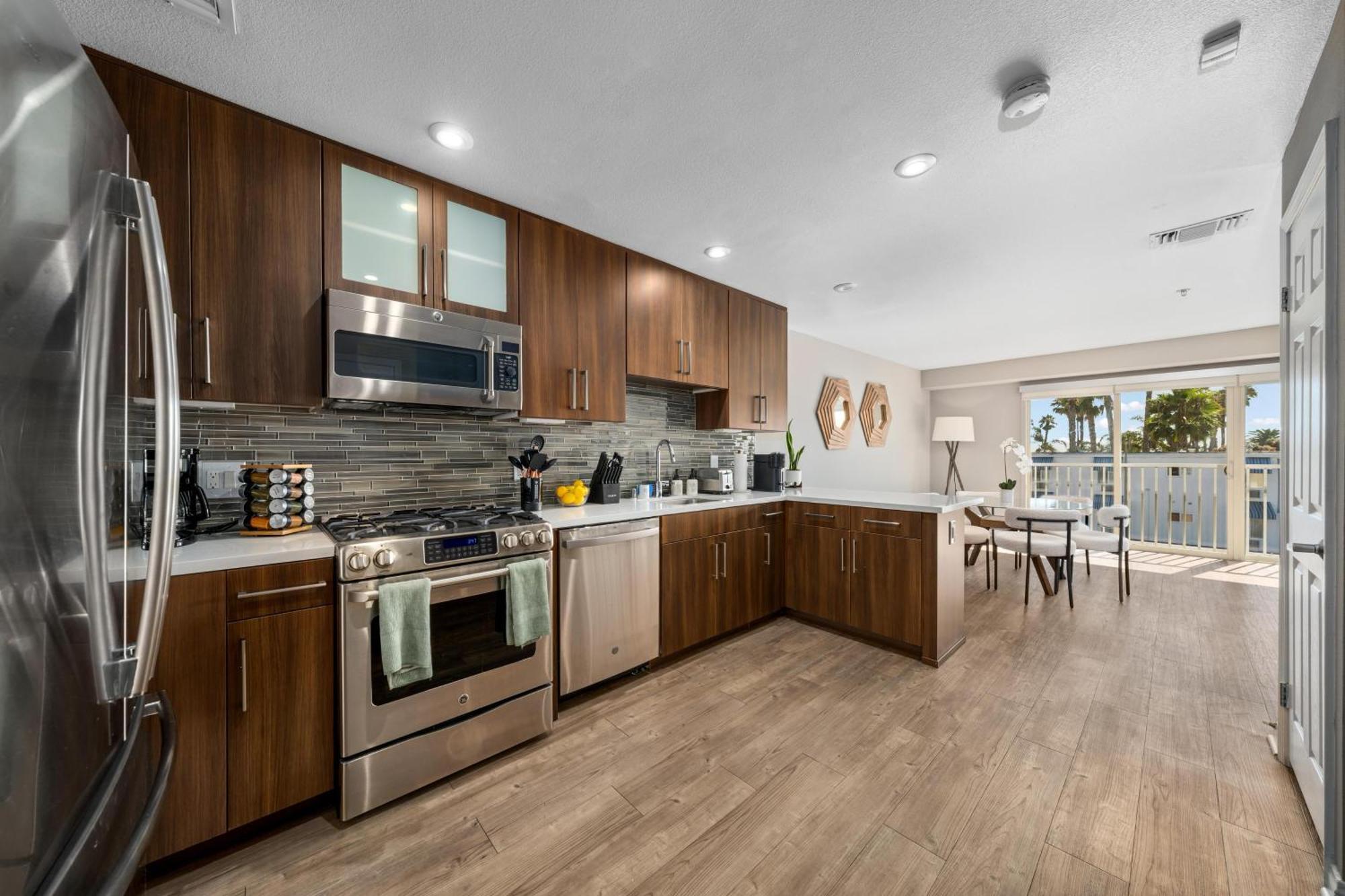 Ocean Views - Rooftop Pool 2br Santa Monica